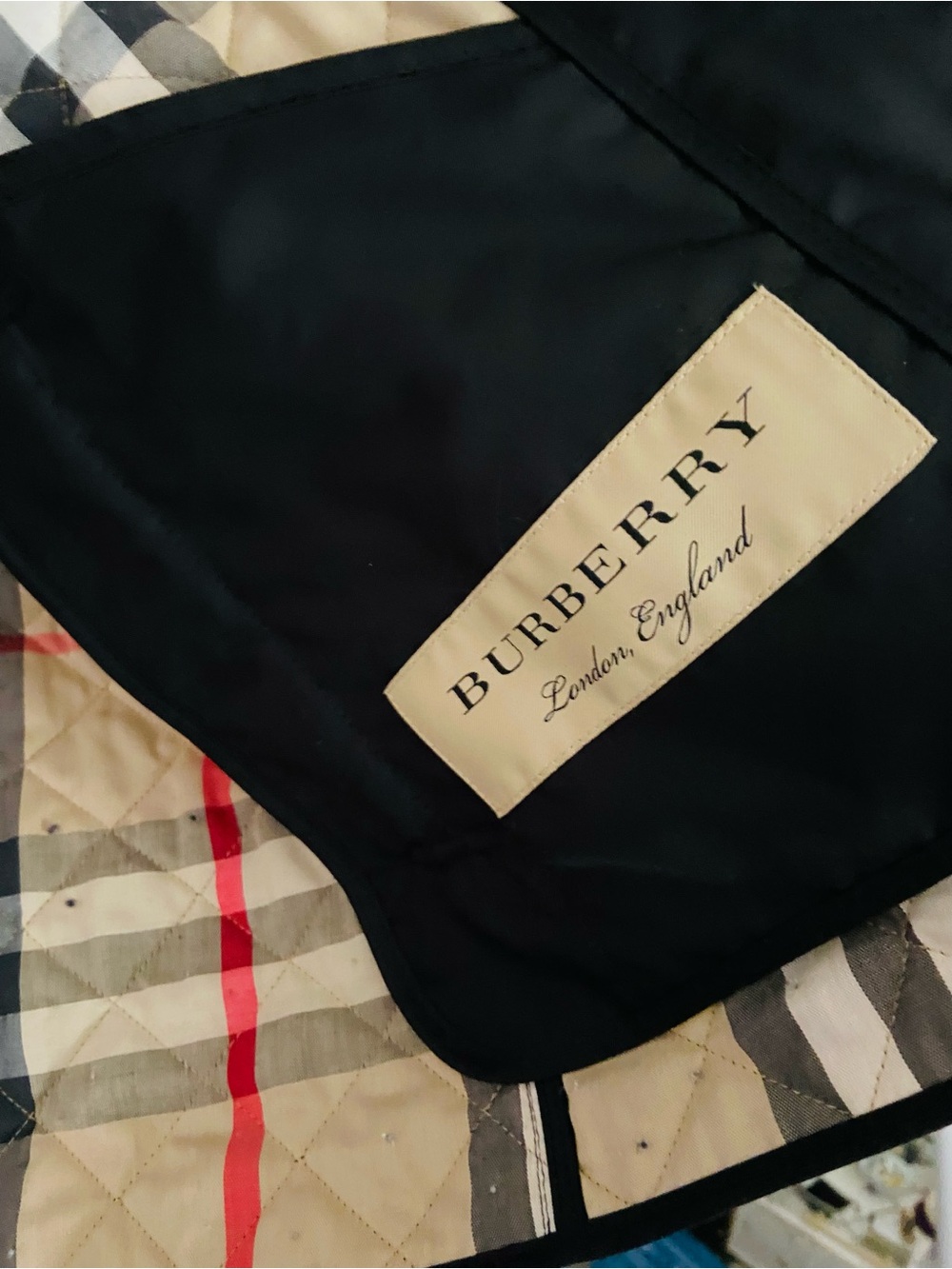 Burberry Diamond Quilted Barn Jacket Black w/Burberry Plaid lining . - Picture 4 of 12